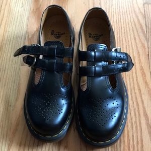 8065 Smooth Leather Mary Jane Shoes (Dr. Martens)